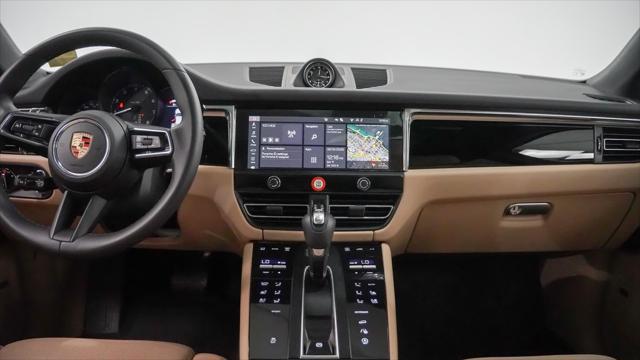 Photo of 2025 Dolomite Silver Metallic Porsche Macan