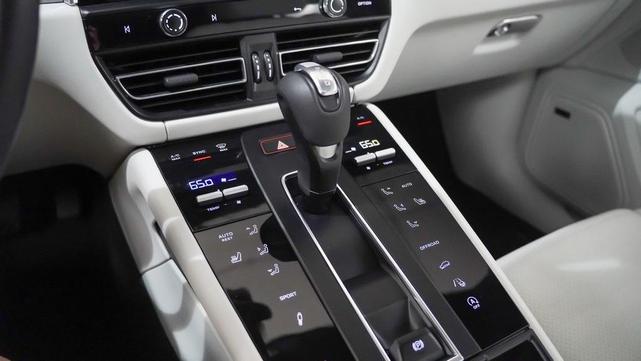Photo of 2022 Chalk Porsche Macan