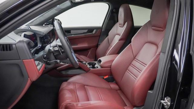 Photo of 2025 Chromite Black Metallic Porsche Cayenne