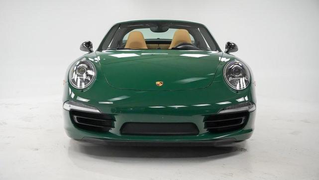 Photo of 2015 Black Porsche 911