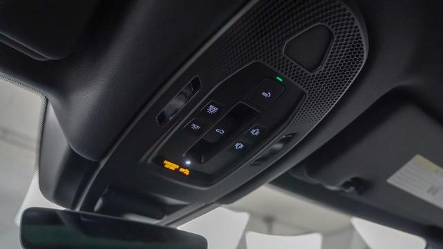 Photo of 2026 White Porsche Cayenne