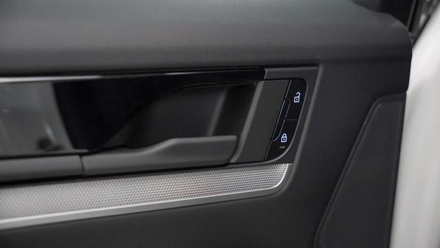 Photo of 2026 White Porsche Cayenne