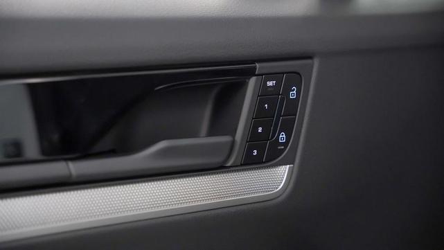 Photo of 2026 White Porsche Cayenne