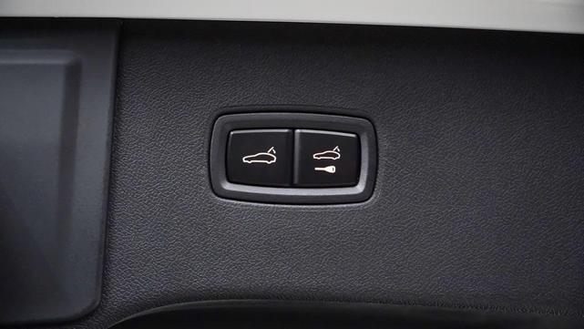 Photo of 2026 White Porsche Cayenne