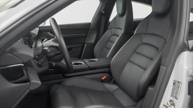Photo of 2025 Ice Grey Metallic Porsche Taycan