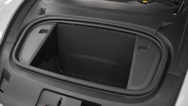 Photo of 2025 Ice Grey Metallic Porsche Taycan