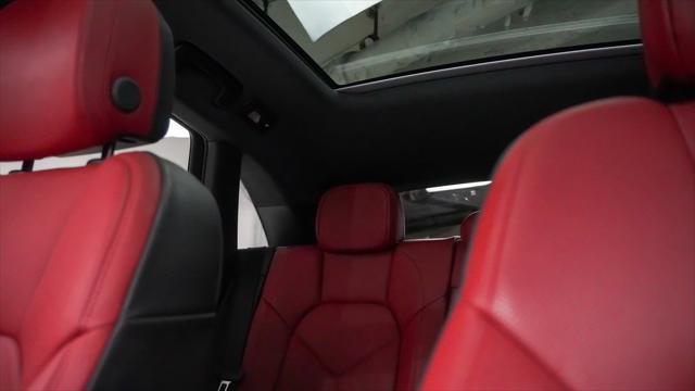 Photo of 2025 White Porsche Macan
