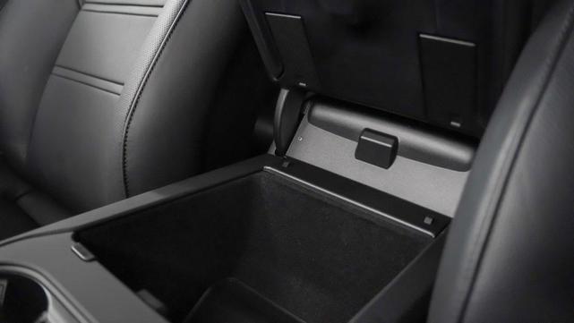 Photo of 2025 Chromite Black Metallic Porsche Cayenne