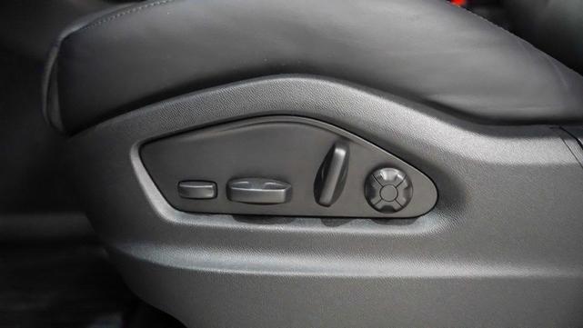 Photo of 2025 Chromite Black Metallic Porsche Cayenne