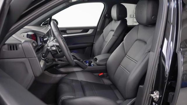 Photo of 2025 Chromite Black Metallic Porsche Cayenne