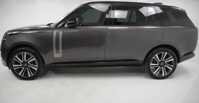 Photo of 2023 Charente Gray Premium Metallic Land Rover Range Rover