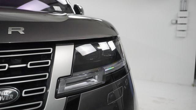 Photo of 2023 Charente Gray Premium Metallic Land Rover Range Rover