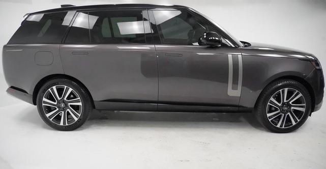 Photo of 2023 Charente Gray Premium Metallic Land Rover Range Rover