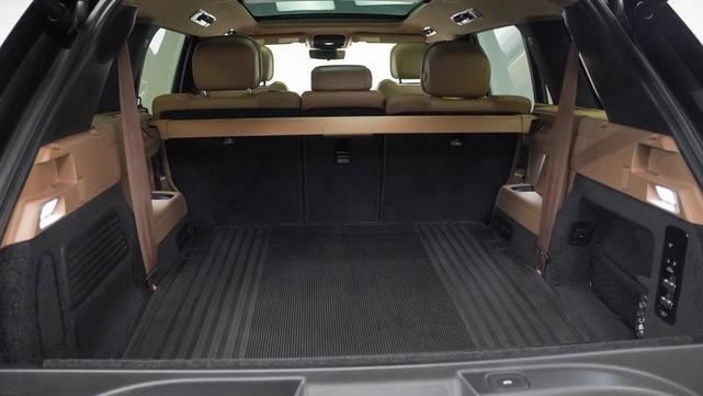 Photo of 2023 Charente Gray Premium Metallic Land Rover Range Rover