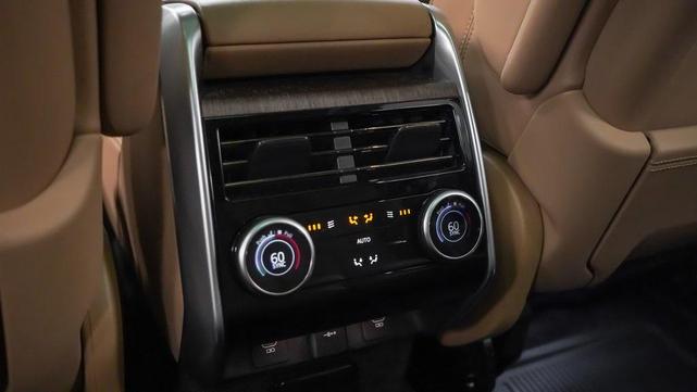 Photo of 2023 Charente Gray Premium Metallic Land Rover Range Rover