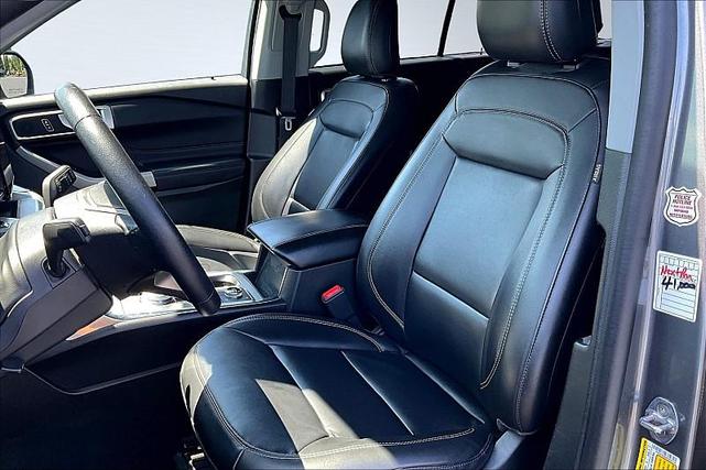 Photo of 2023 Carbonized Gray Metallic Ford Explorer
