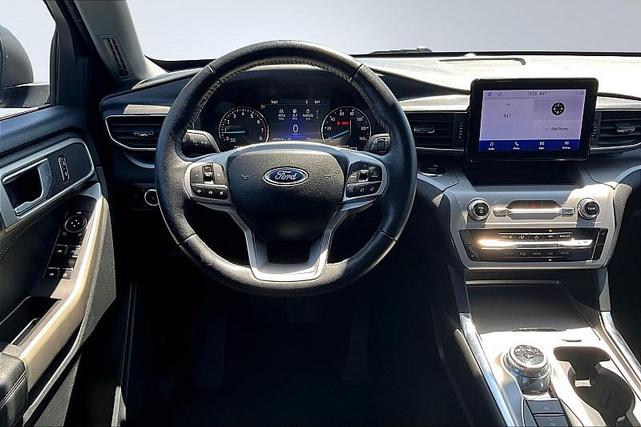 Photo of 2023 Carbonized Gray Metallic Ford Explorer