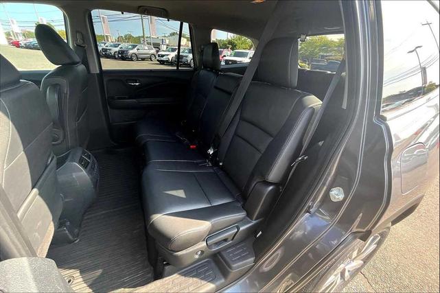 Photo of 2022 Modern Steel Metallic Honda Pilot