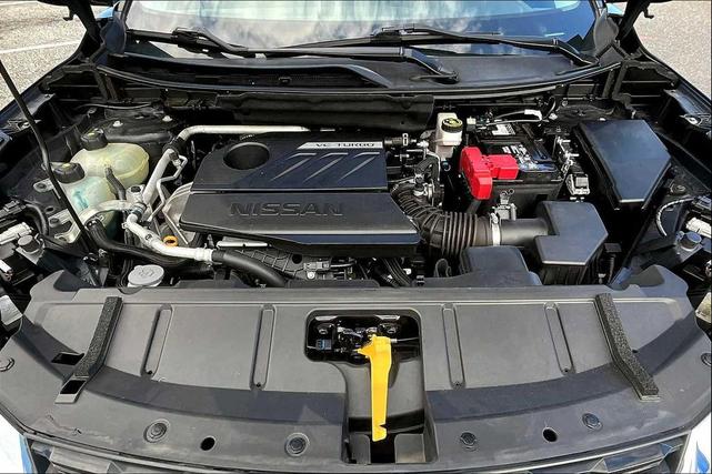 Photo of 2022 Super Black Nissan Rogue