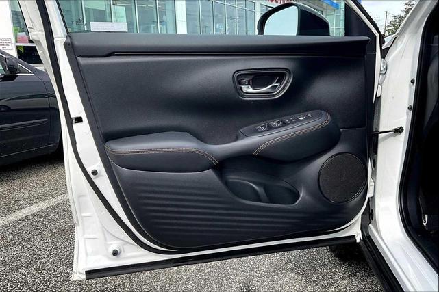 Photo of 2024 Platinum White Pearl Honda HR-V
