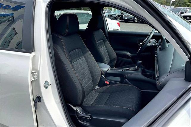Photo of 2024 Platinum White Pearl Honda HR-V