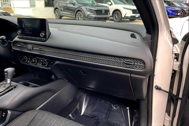 Photo of 2024 Platinum White Pearl Honda HR-V