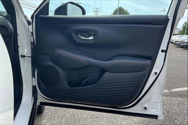 Photo of 2024 Platinum White Pearl Honda HR-V