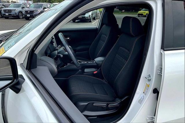 Photo of 2024 Platinum White Pearl Honda HR-V