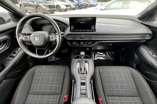Photo of 2024 Platinum White Pearl Honda HR-V