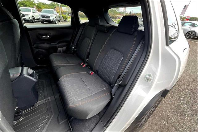 Photo of 2024 Platinum White Pearl Honda HR-V