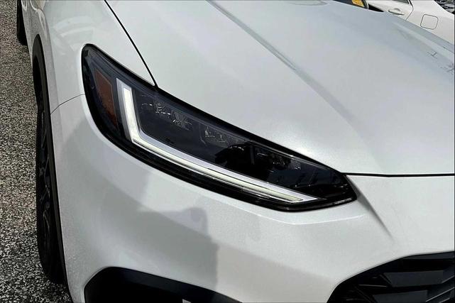 Photo of 2024 Platinum White Pearl Honda HR-V
