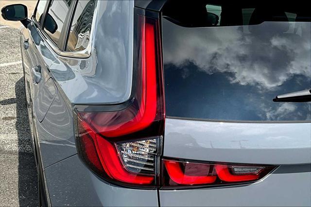 Photo of 2025 Gray Honda CR-V Hybrid