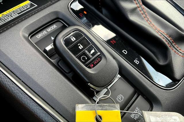 Photo of 2025 Gray Honda CR-V Hybrid