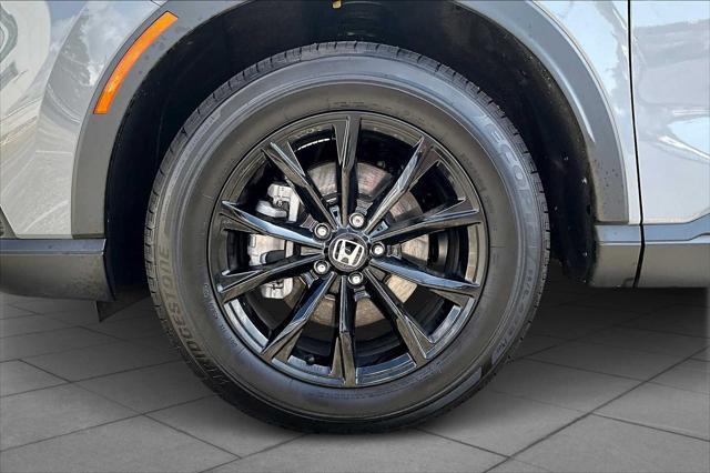 Photo of 2025 Gray Honda CR-V Hybrid