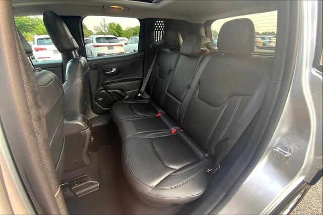 Photo of 2020 Glacier Metallic Clearcoat Jeep Renegade