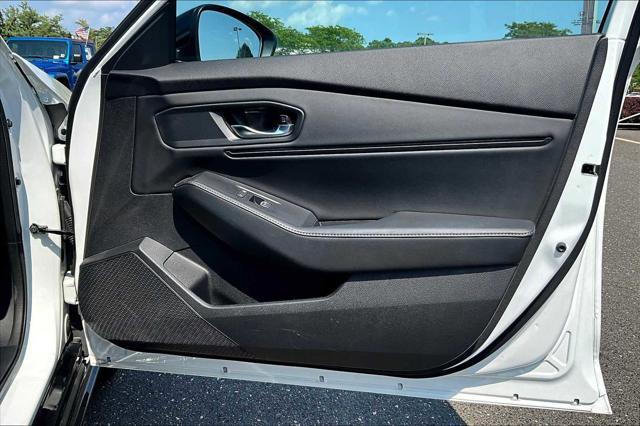 Photo of 2023 Platinum White Pearl Honda Accord Hybrid