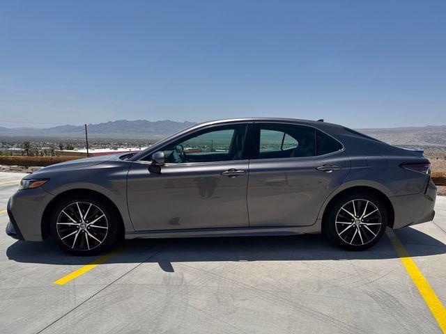Photo of 2023 Predawn Gray Mica Toyota Camry