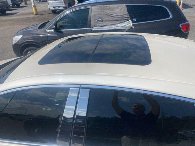 Photo of 2013 White Diamond Tricoat Cadillac XTS