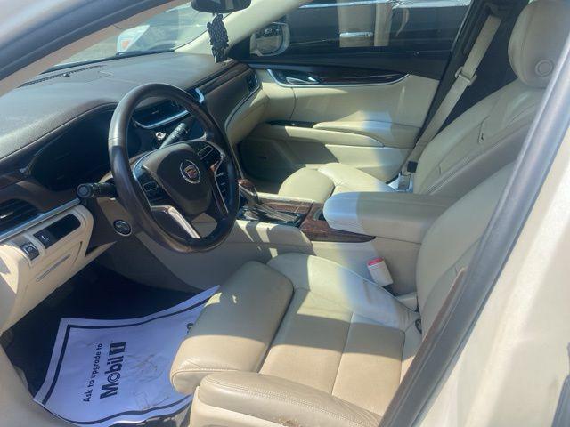 Photo of 2013 White Diamond Tricoat Cadillac XTS
