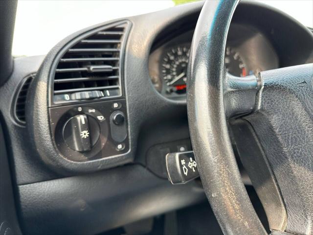 Photo of 1998 Silver BMW 328