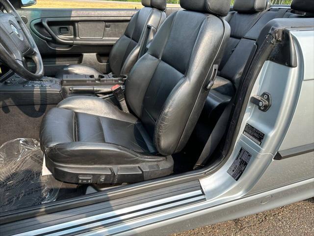 Photo of 1998 Silver BMW 328