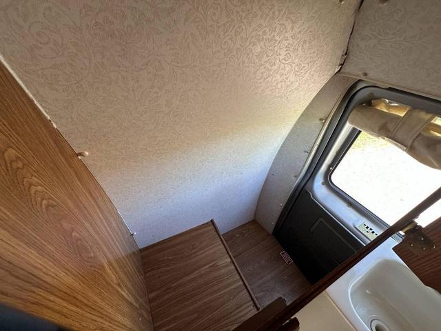 Photo of 1997 Silver Clearcoat Metallic Ford E350