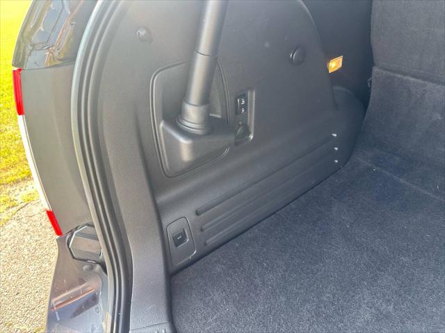Photo of 2013 Burgundy Ford Edge