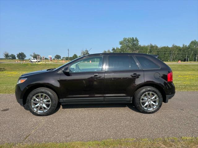 Photo of 2013 Burgundy Ford Edge