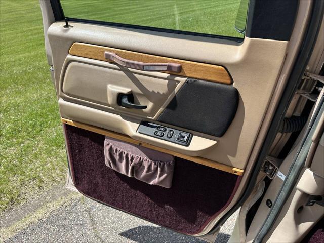 Photo of 1992 Tan Ford E150