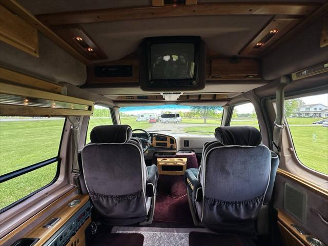 Photo of 1992 Tan Ford E150