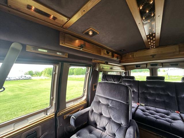 Photo of 1992 Tan Ford E150
