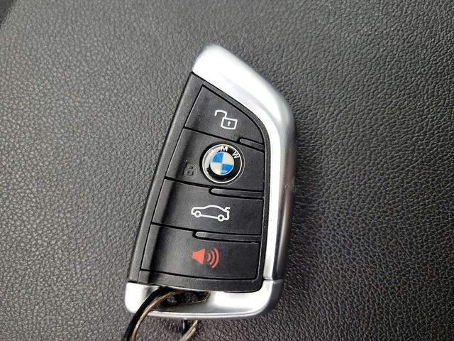 Photo of 2020 Black BMW 330