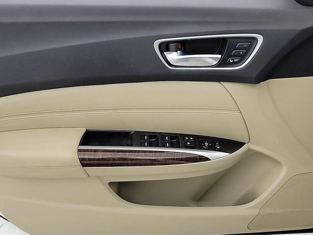 Photo of 2018 White Acura TLX