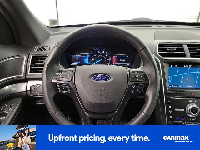 Photo of 2018 Black Ford Explorer